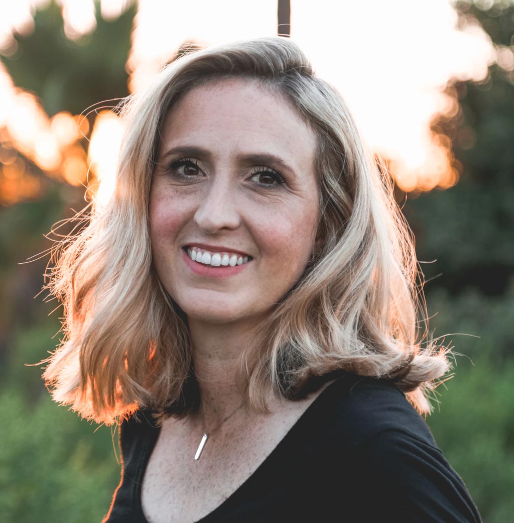 testimonial blonde woman